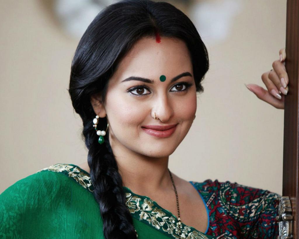 Free Download Sonakshi Sinha 2017 Latest Wallpapers