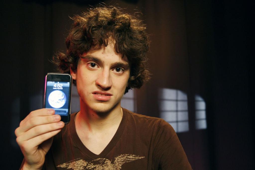 George Hotz, L'hacker Che Ha Costruito Un'auto Senza Pilota