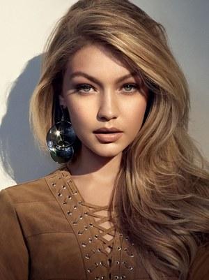 Gigi Hadid Style & Fashion / Coolspotters