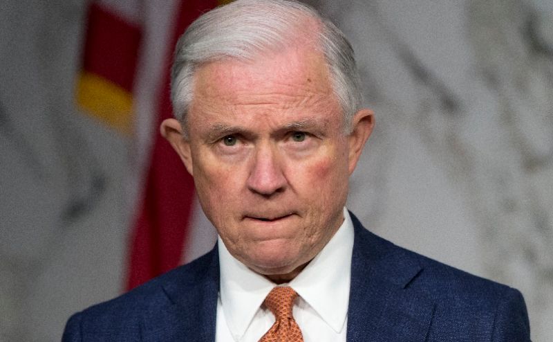 Hardline Anti-Immigration Reform Senator Jeff Sessions Endorses Trump