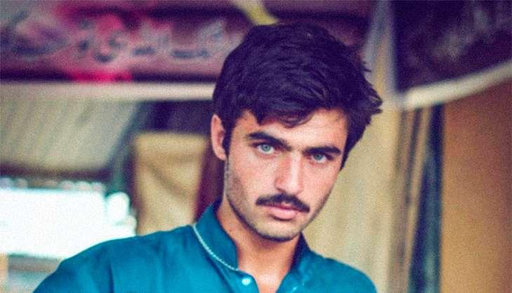 Here's What Makes The Craze About Pakistani Chaiwala Arshad Khan