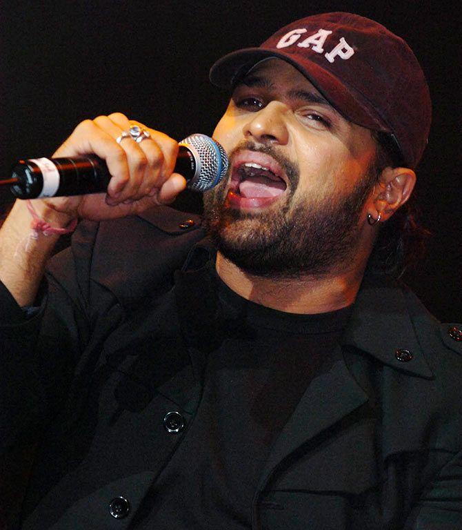 Himesh Reshammiya Height, Weight, Age, Wife, Affairs & More