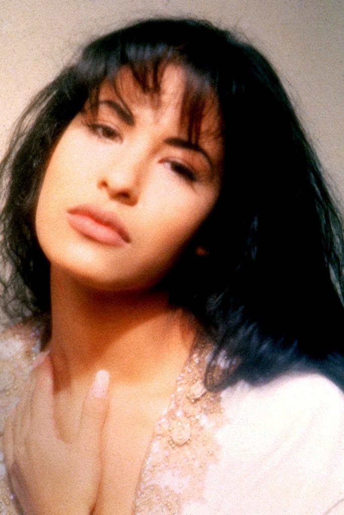 How Did Selena Quintanilla Die?   POPSUGAR Latina