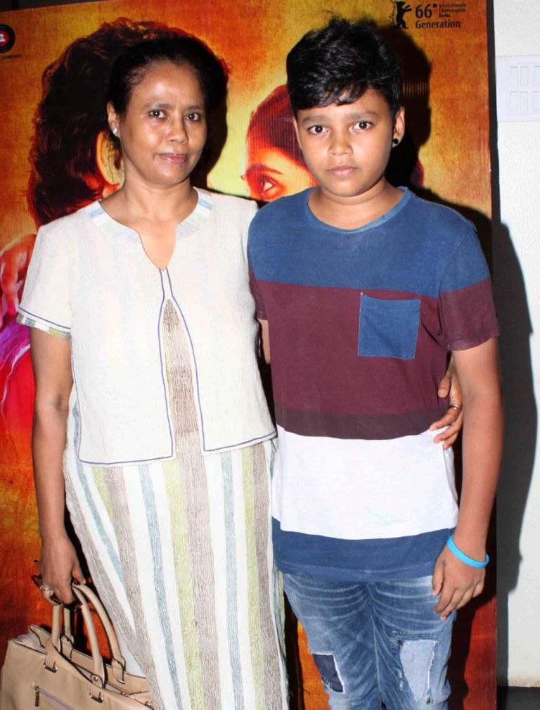 Irrfan Khan With Wife Sutapa Sikdar And Sons Babil & Ayaan At