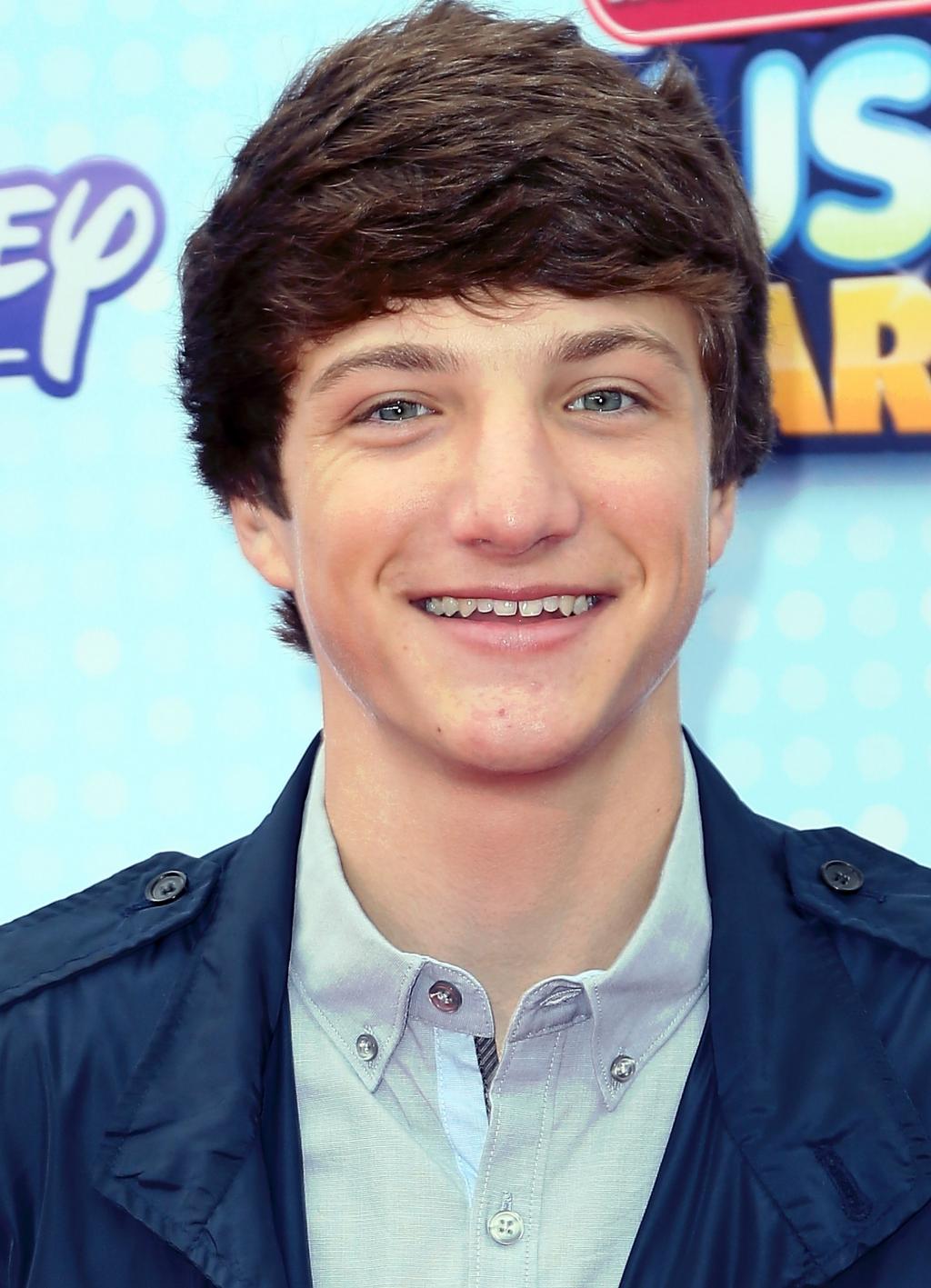 Jake Short Haircut: "Mighty Med" Actor Debuts New Hairstyle - Twist