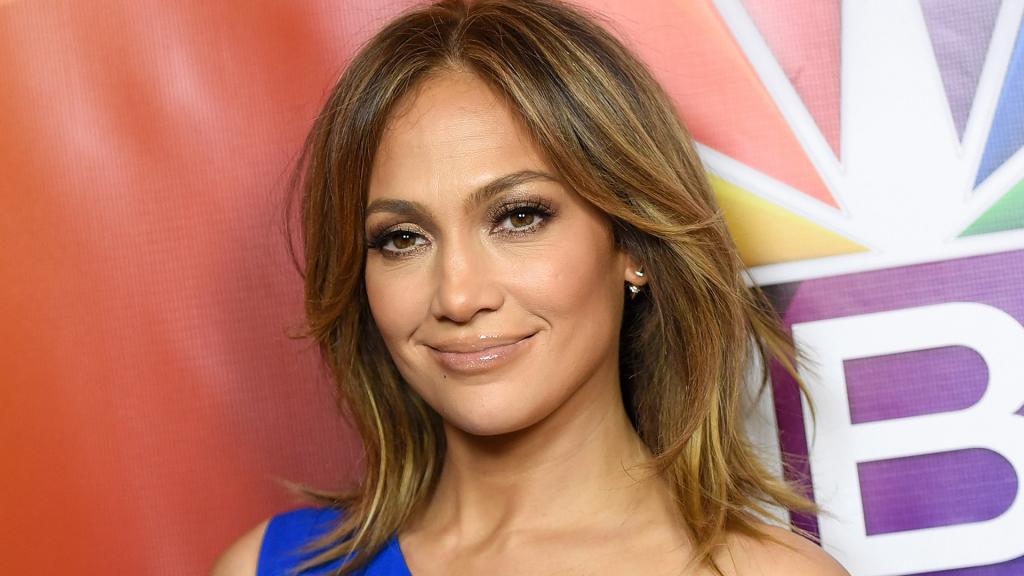 Jennifer Lopez Goes Totally Makeup-free In Funny Instagram Clip