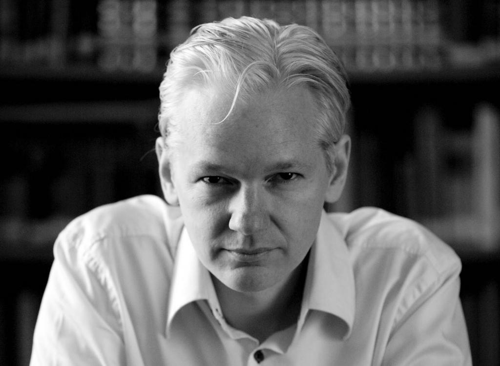 Julian Assange: I Told Google's Eric Schmidt To Embrace Bitcoin