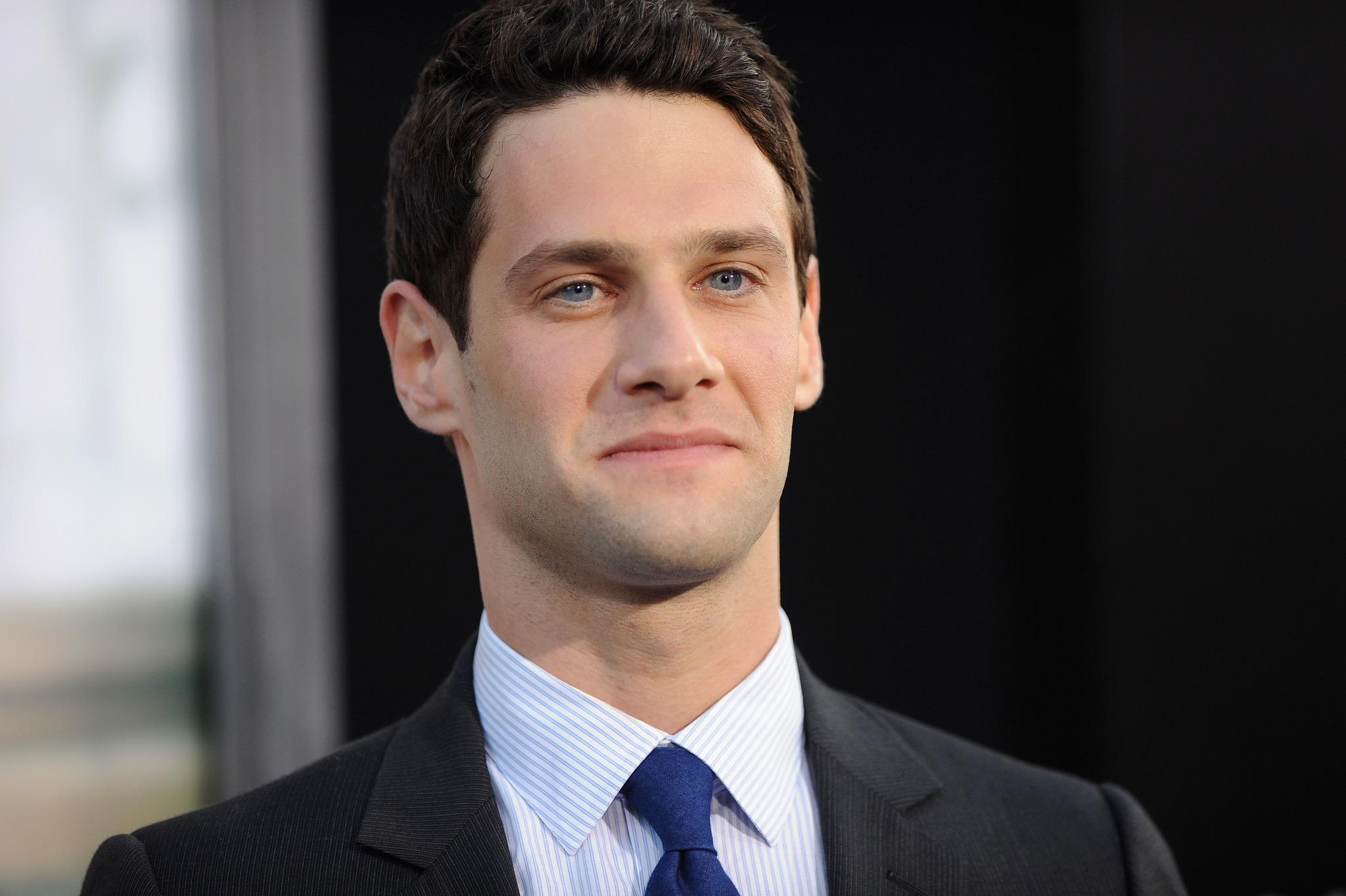 Justin Bartha - Movies, Photos, Salary, Videos And Trivia