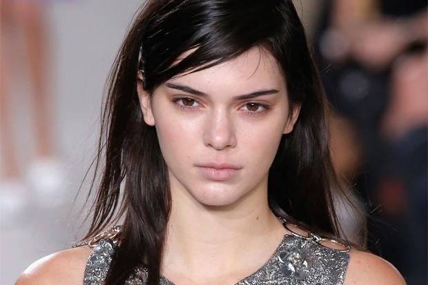 Kendall Jenner Goes (Almost) Makeup-Free In Michael Kors Fashion