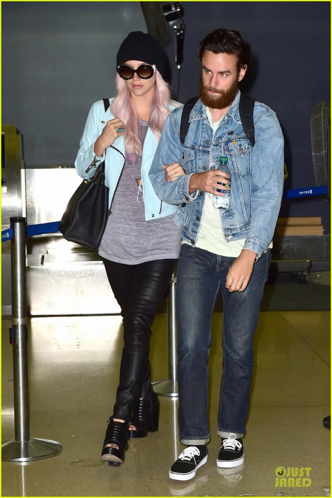 Kesha & Boyfriend Brad Ashenfelter Are Completely Inseparable At