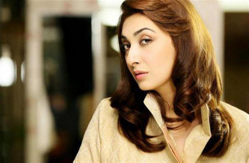 Lahore Police Raided Ayesha Khan House At Midnight In Thokar Niaz