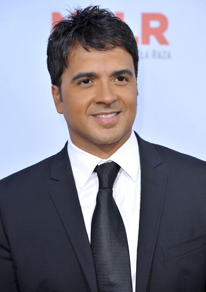 Luis Fonsi Pictures, Latest News, Videos And Dating Gossips