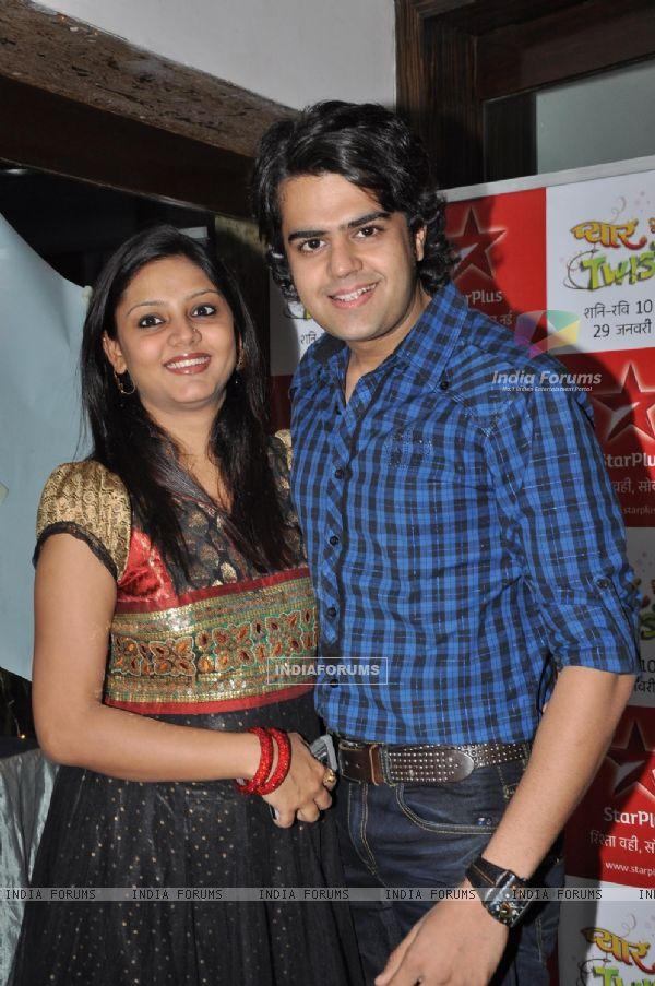 Manish Paul : Manish Paul With Wife Sanyukta At The Launch Party