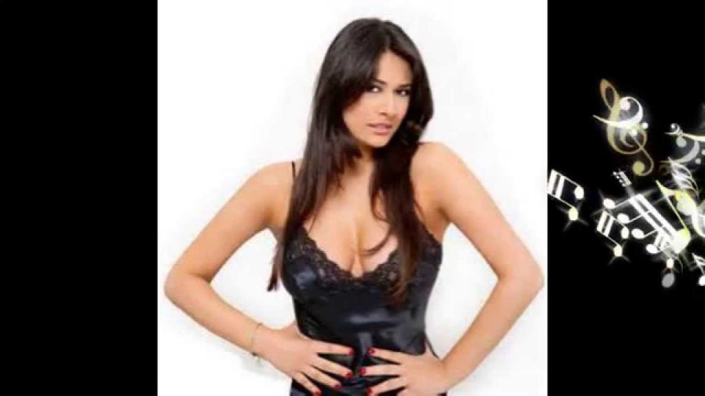 Maria Mazza E L'amore Per La Figlia Sveva - YouTube