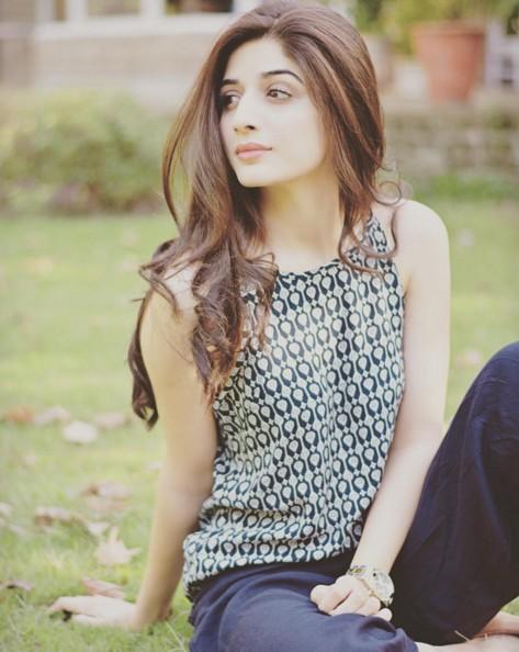 Mawra Hocane To Make Bollywood Debut With Ranbir Kapoor?   Fashion