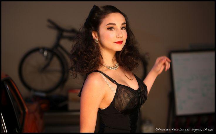 Molly Ephraim On Pinterest   Last Man Standing, Paranormal Activity