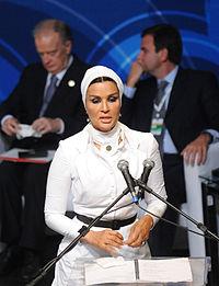 Moza Bint Nasser - Wikipedia