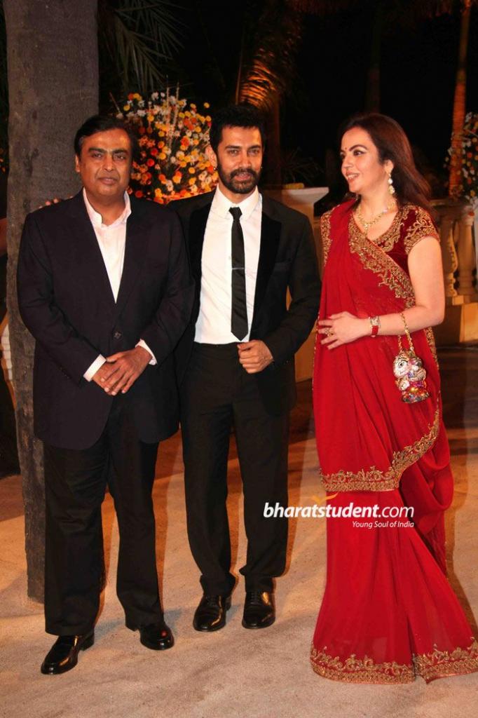 Mukesh Ambani, Aamir Khan & Nita Ambani Imran Khan & Avantika