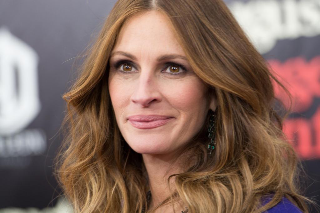 Of Julia Roberts, The Red Carpet And Bare Feet! - Open Road Review