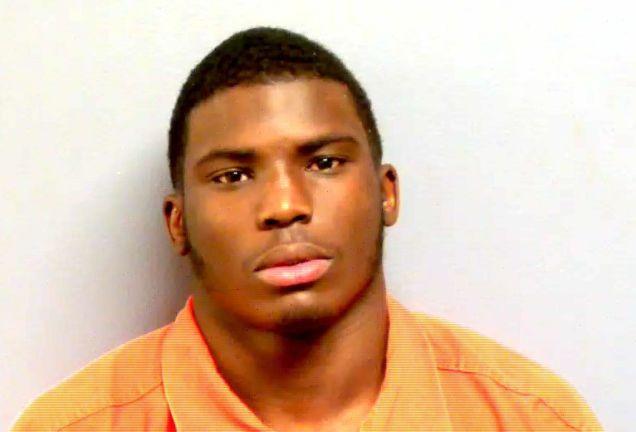 Oklahoma State RB Tyreek Hill Accused Of Choking Pregnant Girlfriend