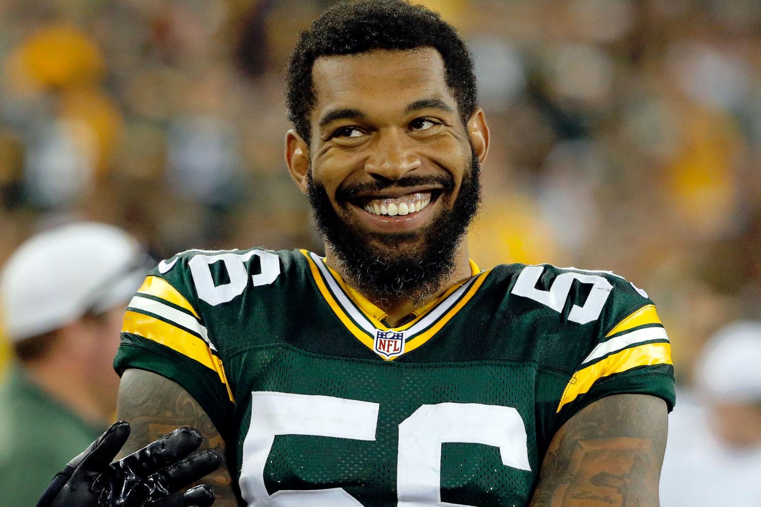 Packers Linebacker Julius Peppers Selling Chicago Area Home