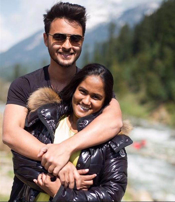 PHOTOS: Salman Khan With His Li'l Sister Arpita In Pahalgam   The