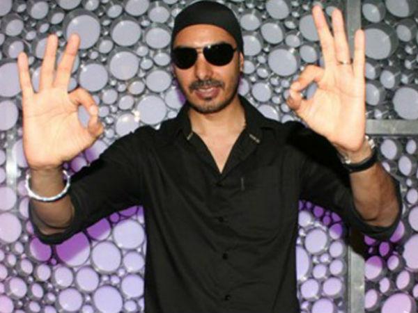 Punjabi Singer Sukhbir Singh Detained At Lahore Airport - Oneindia