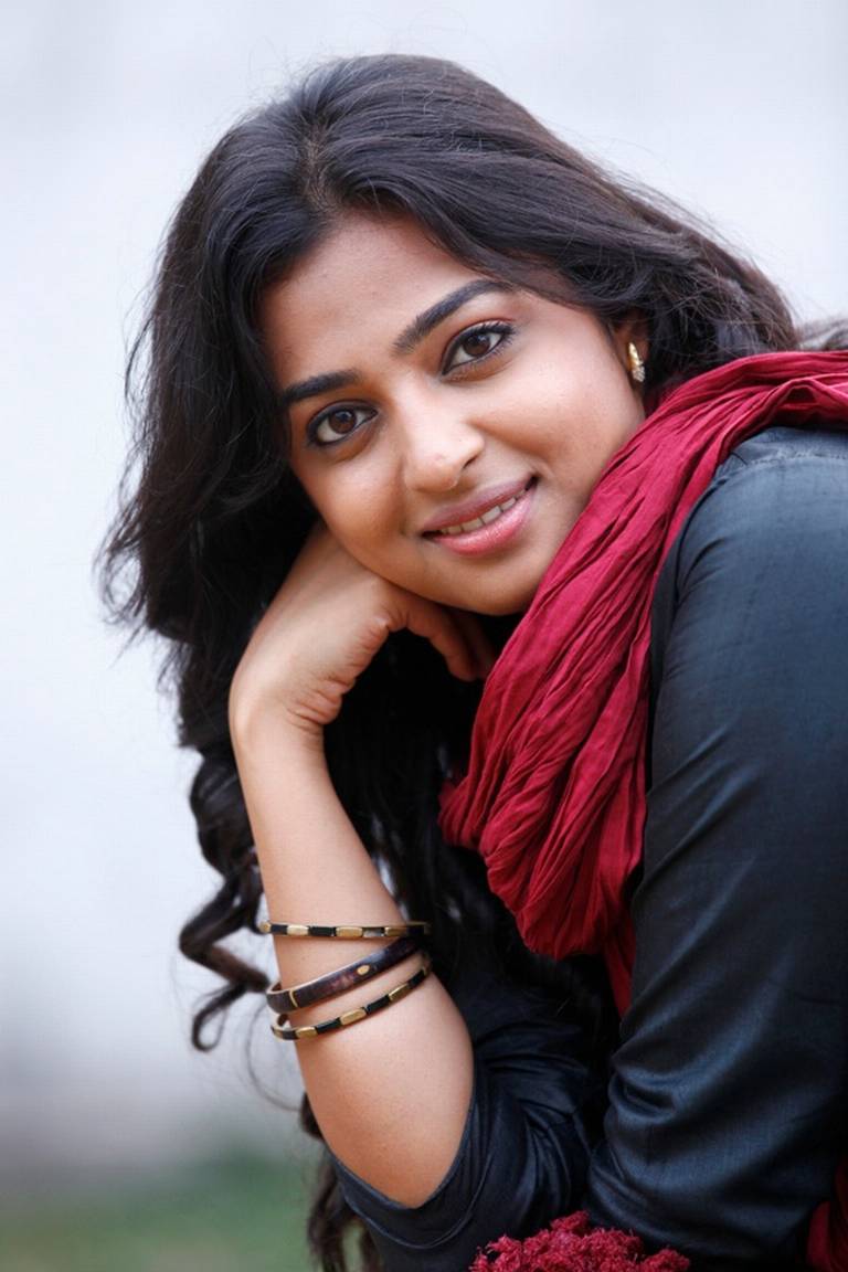 Radhika Apte Husband, Family Photos, Father, Mother Name