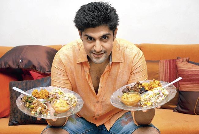 Rati Agnihotri And Son Tanuj Virwani Are Huge Foodies - Entertainment