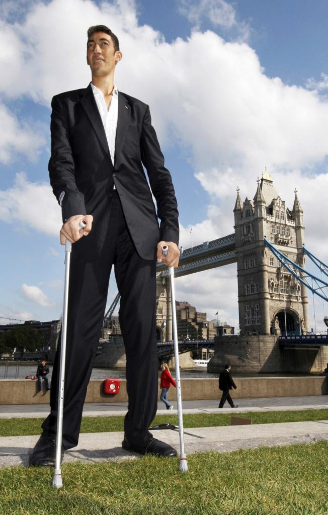 Relief For Sultan Kosen World's Tallest Man: He's Stopped Growing