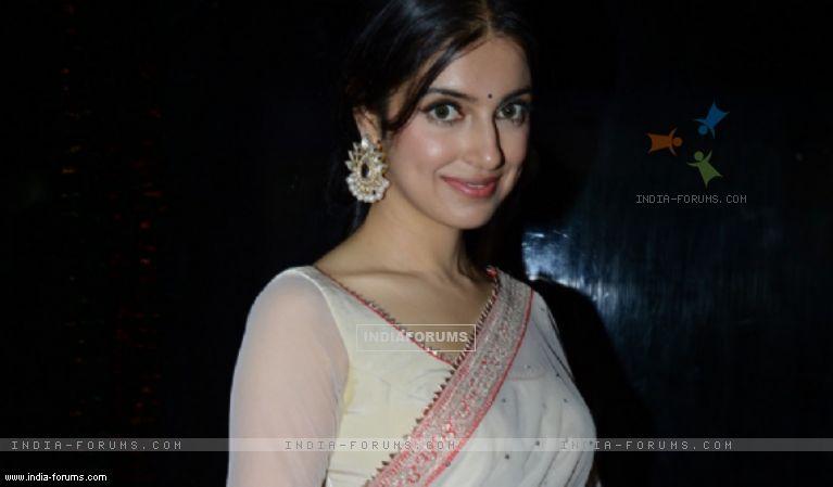 Sanam Re' Has Elements Of My Personal Life: Divya Khosla Kumar   61419