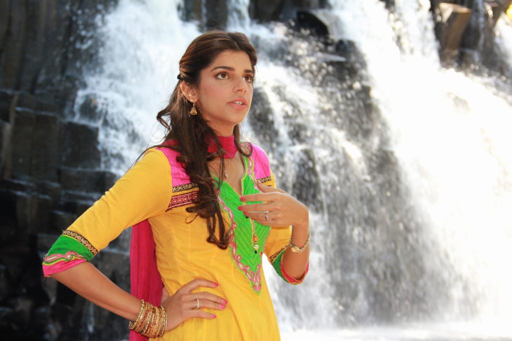 Sanam Saeed photos and wallpapers