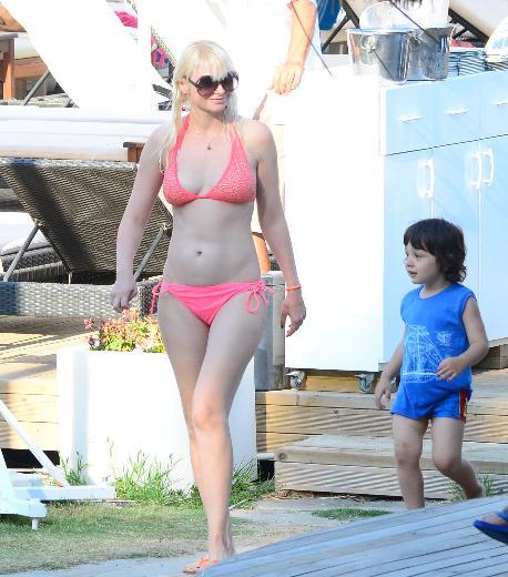 Se    Kin Piriler Ve Kaan Tang    Ze     Ifti Tatilde / 13 - Magazin Foto Galeri