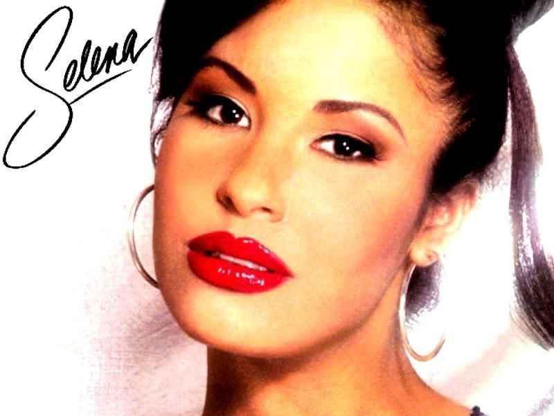 Selena Biography - Childhood, Life Achievements & Timeline