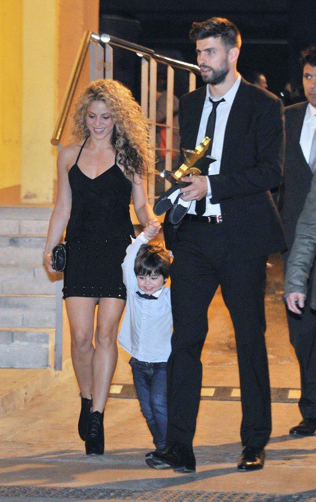 Shakira & Gerard Pique PDA At The Football Federation Awards