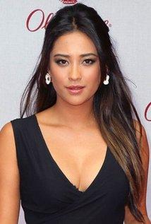 Shay Mitchell - IMDb