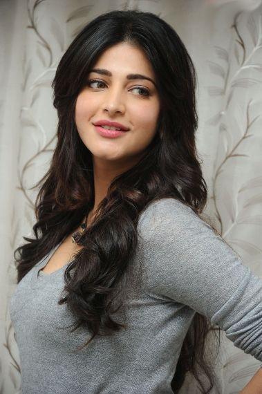 Shruti Haasan Height, Weight, Age, Affairs, Biography & More