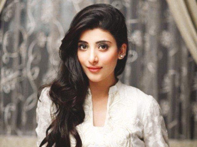 Social Media Erupts In Response To Urwa Hocane's Compromising Photos