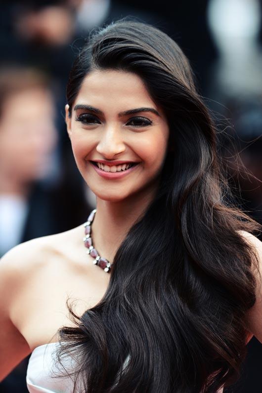 Sonam Kapoor Reveals Her Relationship Status! - Sonam Kapoor