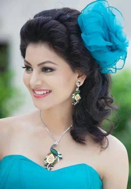 Urvashi Rautela photos images and HD wallpapers