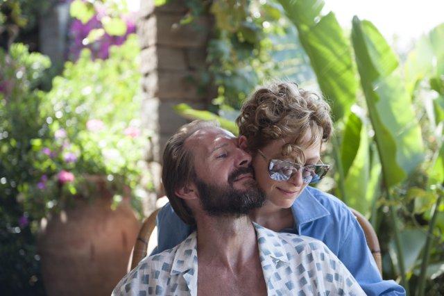 Still of Ralph Fiennes and Tilda Swinton in A Bigger Splash 