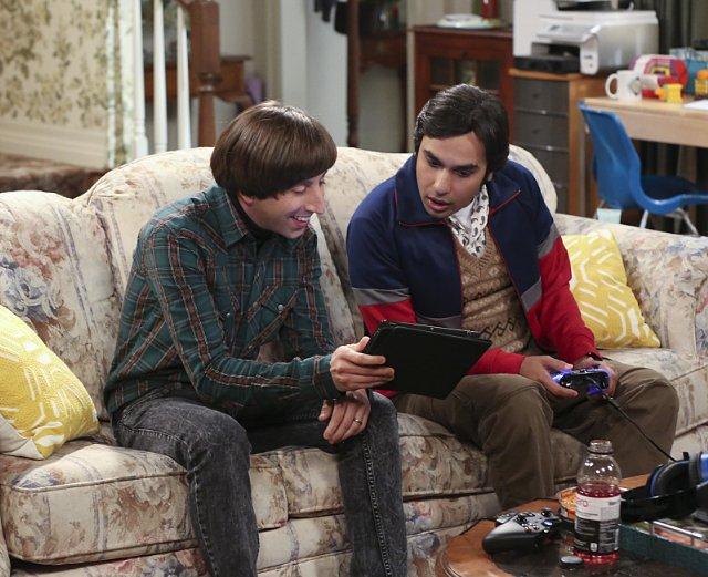 Still of Simon Helberg and Kunal Nayyar in The Big Bang Theo