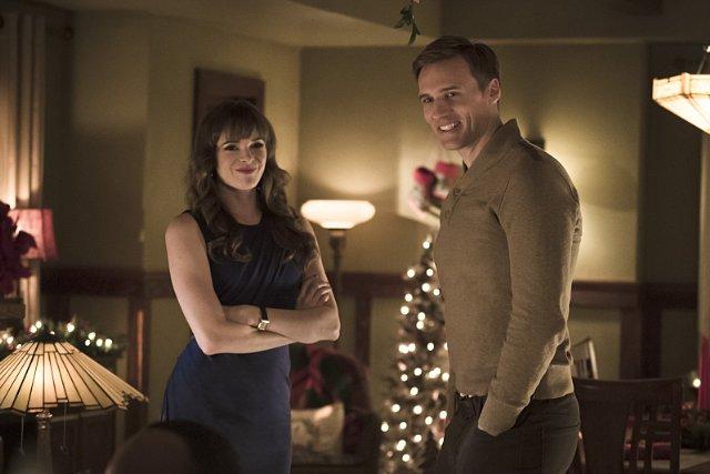 Still of Teddy Sears and Danielle Panabaker in The Flash (20
