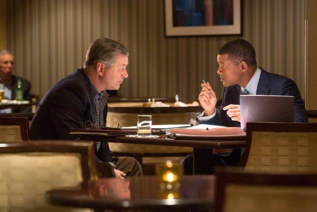 Still of Will Smith and Alec Baldwin in Concussion (2015)