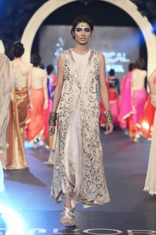 Stirred Bridal Collection Of Sadaf Malaterre At PFDC L'Oreal Paris