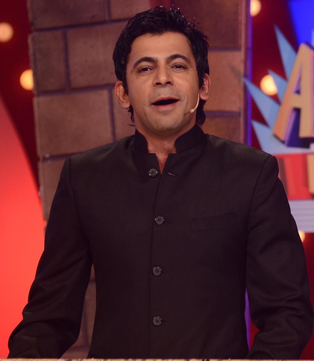 Sunil Grover Wife Name Pictures Wedding Marriage Family Photos