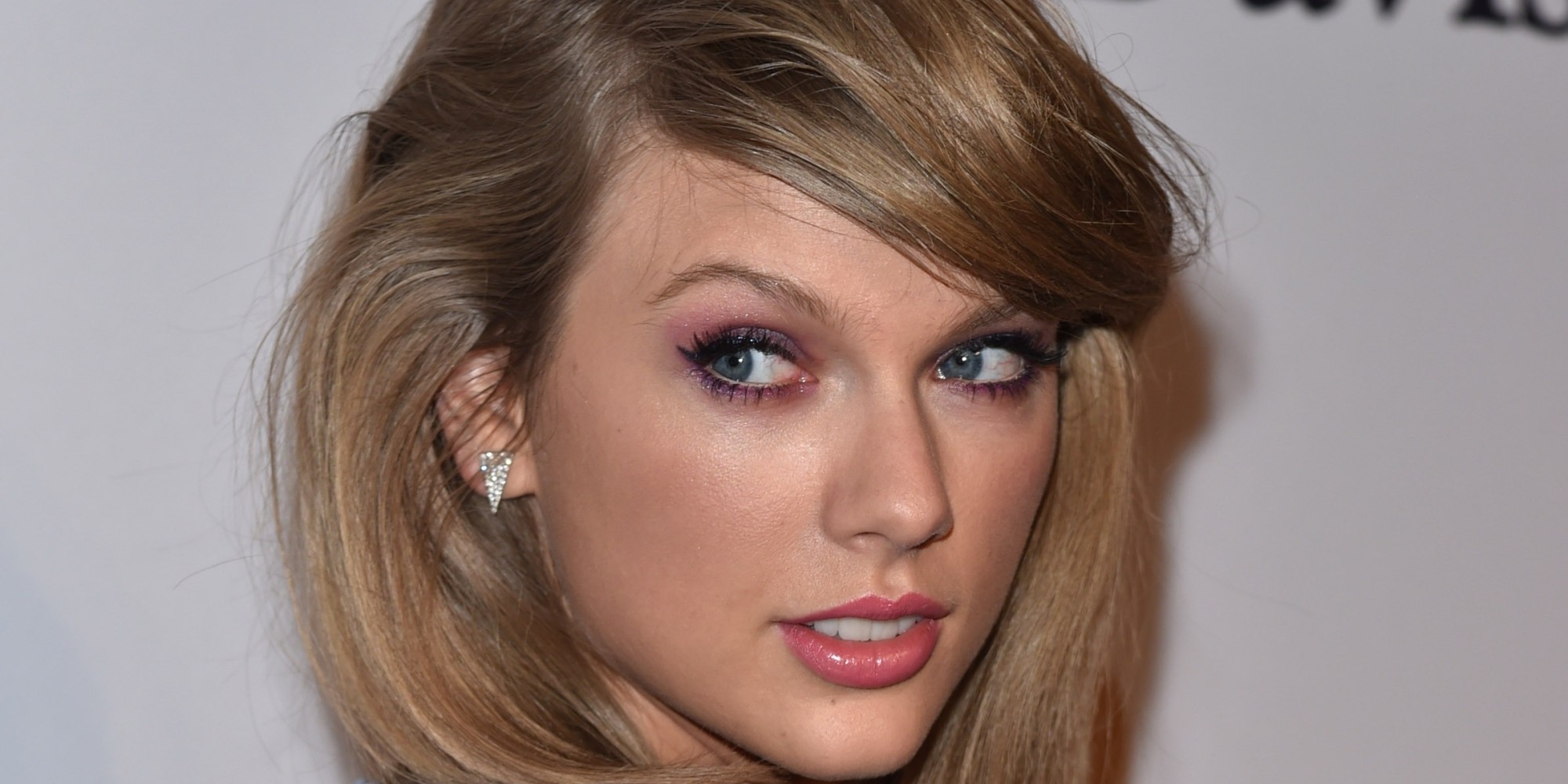 Taylor Swift Has A Doppelganger, And It's Almost Too Much To Handle