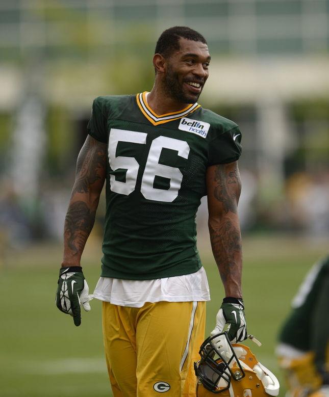Tom Oates: Julius Peppers' Addition Boosts Defense In Many Ways
