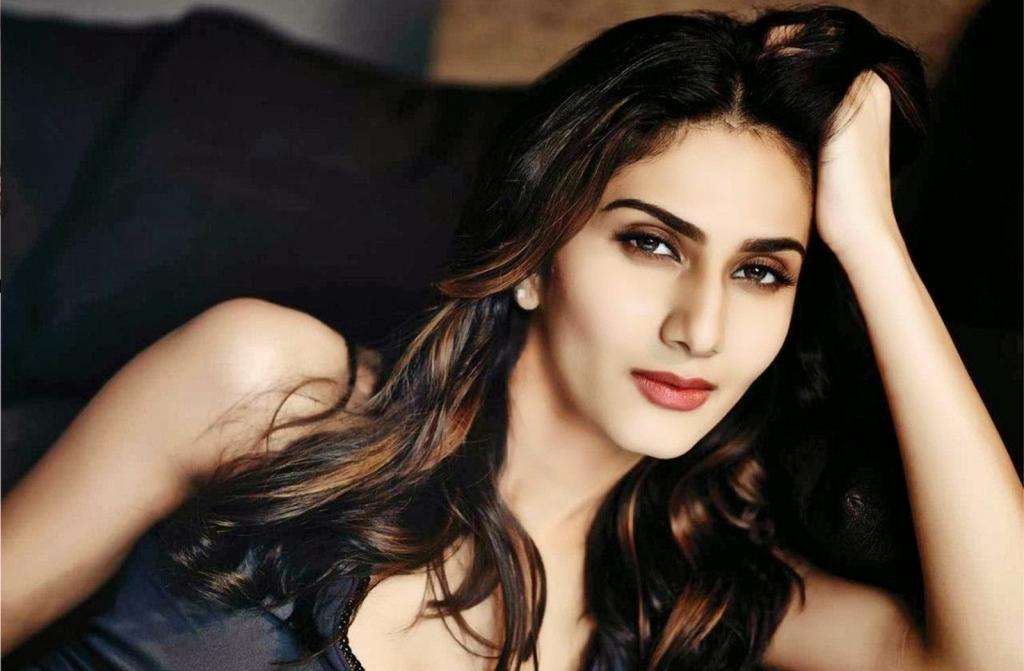 Vaani Kapoor To Star Alongside Salman Khan In 'Dho - DesiMartini