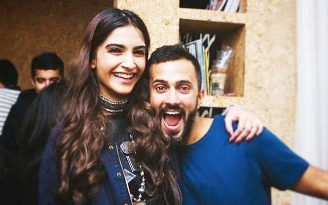 WATCH: Sonam Kapoor And Anand Ahuja Ring In The New Year In